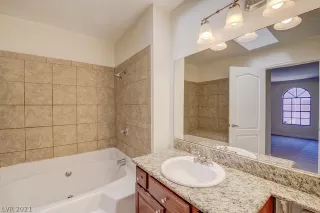 Photo #6: 2270270 Listing