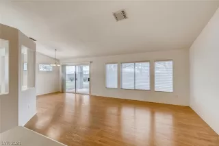 Photo #3: 2270285 Listing