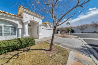 Photo #1: 2270291 Listing