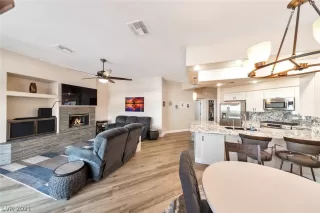 Photo #6: 2270291 Listing