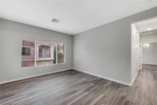 Photo #3: 2270384 Listing