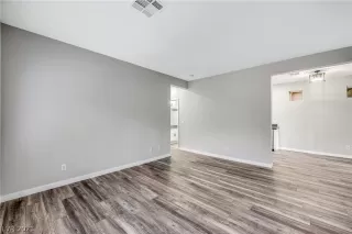 Photo #4: 2270384 Listing