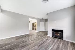 Photo #5: 2270384 Listing