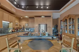 Photo #2: 2270391 Listing