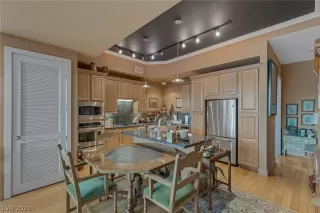 Photo #6: 2270391 Listing