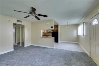 Photo #4: 2270405 Listing