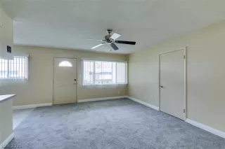 Photo #5: 2270405 Listing