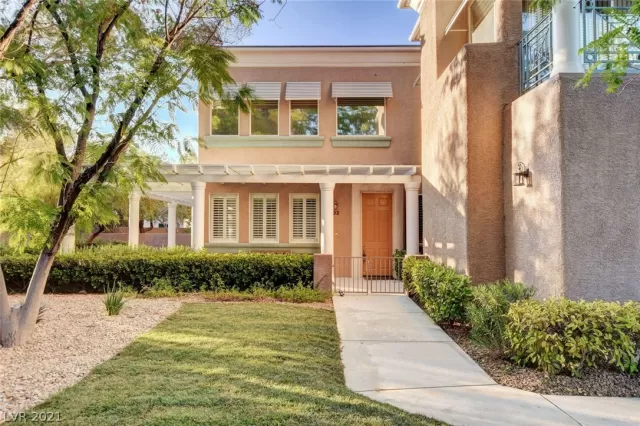 MLS: 2270432 Condo For Sale