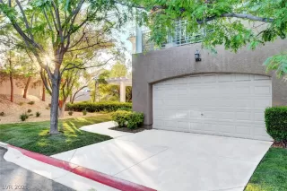 Photo #3: 2270432 Listing