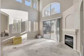 Photo #5: 2270432 Listing