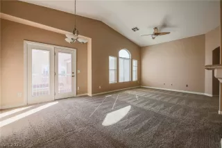 Photo #4: 2270492 Listing