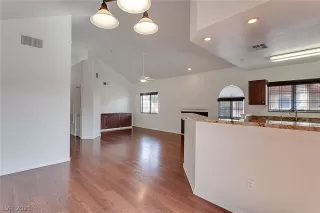 Photo #1: 2270543 Listing 