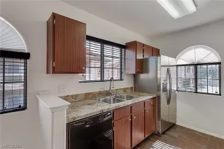 Photo #4: 2270543 Listing 