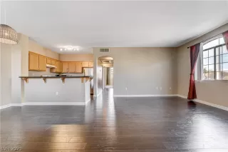 Photo #3: 2270748 Listing