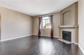 Photo #5: 2270748 Listing