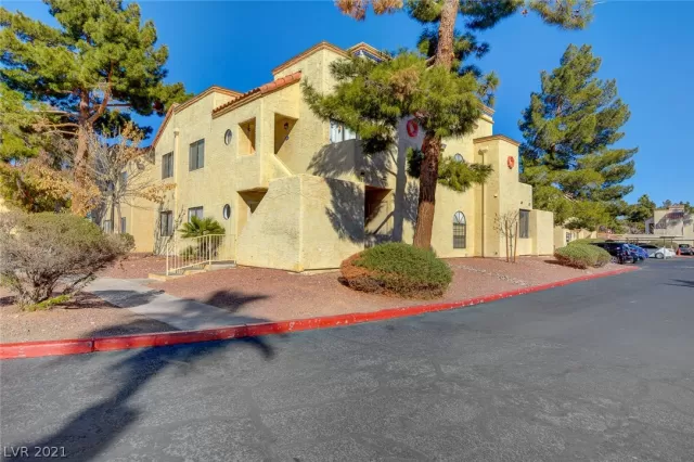 MLS: 2270790 Condo For Sale