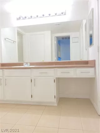 Photo #6: 2270794 Listing