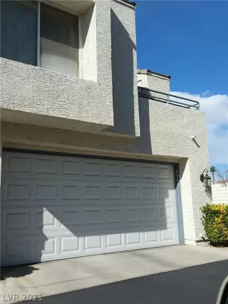 Photo #1: 2270822 Listing 