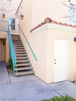 Photo #2: 2270843 Listing