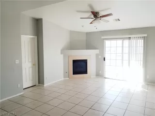 Photo #6: 2270843 Listing