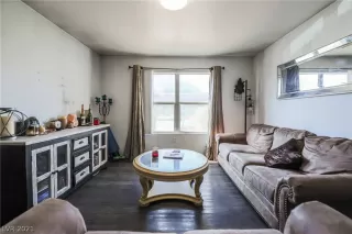 Photo #4: 2270869 Listing