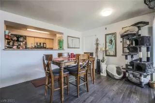 Photo #6: 2270869 Listing