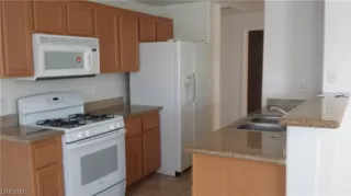 Photo #5: 2270870 Listing