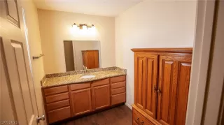 Photo #5: 2270932 Listing 