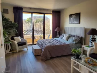 Photo #6: 2270937 Listing