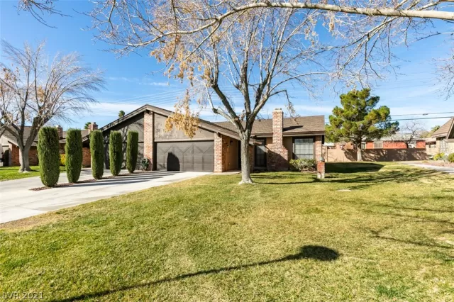 MLS: 2270943 Condo For Sale