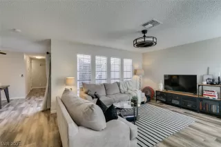 Photo #2: 2270943 Listing 