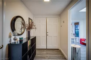 Photo #5: 2270986 Listing