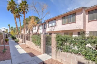 Photo #1: 2271030 Listing