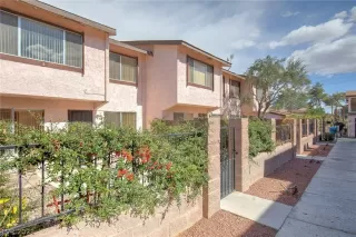 Photo #2: 2271030 Listing