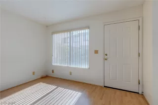 Photo #6: 2271030 Listing