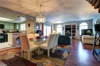 Photo #4: 2271037 Listing