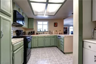 Photo #5: 2271037 Listing