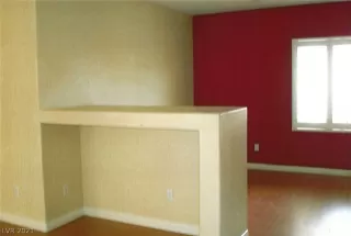 Photo #5: 2271041 Listing