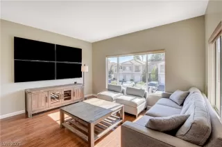 Photo #3: 2271046 Listing