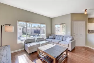 Photo #4: 2271046 Listing