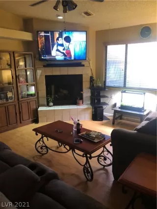 Photo #2: 2271049 Listing