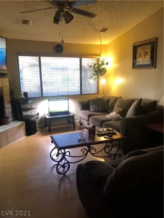 Photo #3: 2271049 Listing