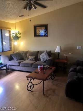 Photo #4: 2271049 Listing