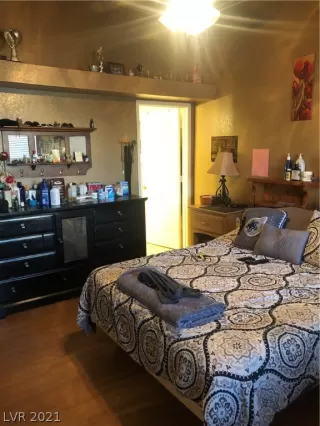 Photo #5: 2271049 Listing