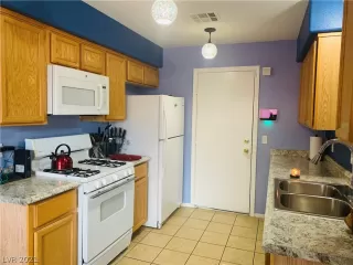 Photo #4: 2271054 Listing 