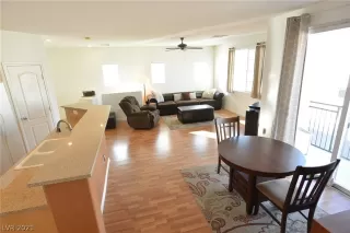 Photo #2: 2271092 Listing