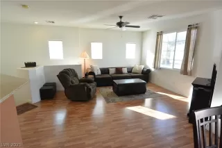 Photo #3: 2271092 Listing