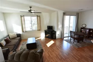 Photo #4: 2271092 Listing