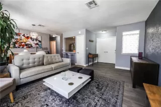 Photo #5: 2271129 Listing