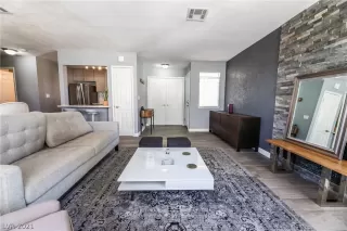 Photo #6: 2271129 Listing